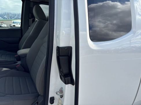 Used 2019 Nissan Frontier S image 19