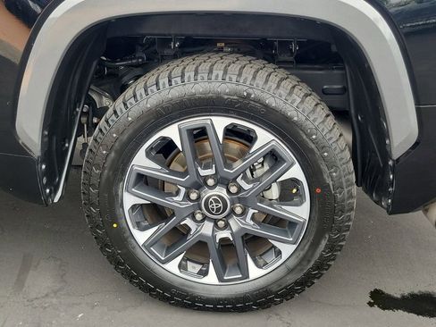 Used 2023 Toyota Tundra Limited AWD/4WD image 32