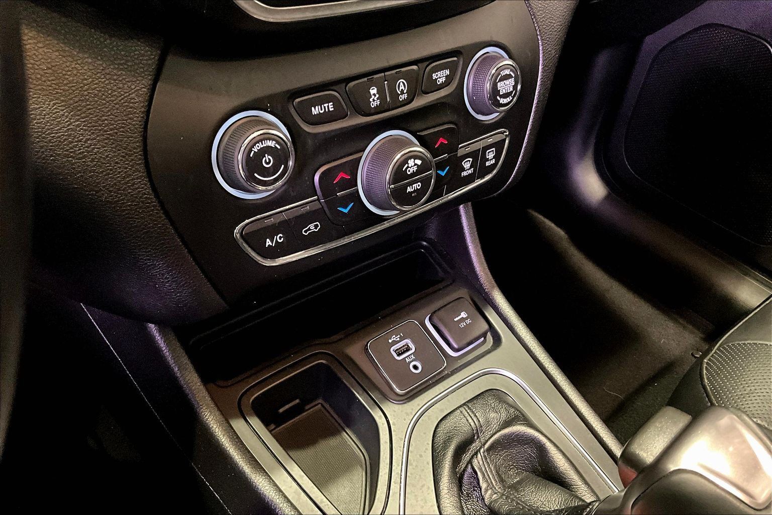 Used 2021 Jeep Cherokee Latitude Lux w/ Sun & Sound Group FWD image 16