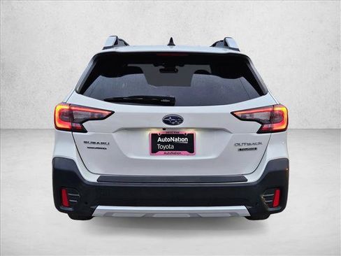 Used 2022 Subaru Outback Touring AWD/4WD image 7