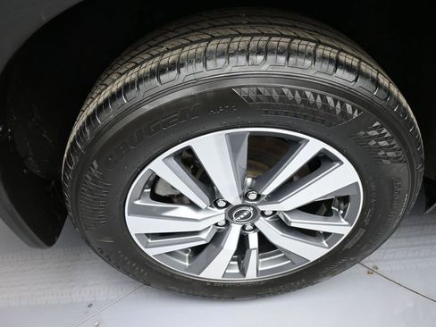 Used 2024 Nissan Pathfinder SL AWD/4WD image 12