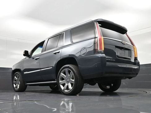 Used 2019 Cadillac Escalade Luxury RWD image 30