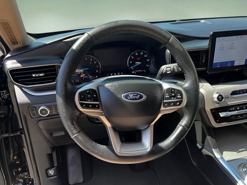 Used 2022 Ford Explorer XLT w/ Equipment Group 202A RWD image 10