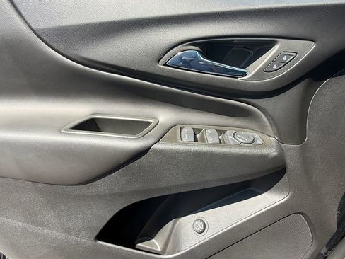 Used 2022 Chevrolet Equinox LT AWD/4WD image 11