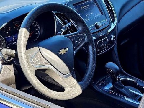 Used 2023 Chevrolet Equinox LT w/ LPO, Floor Liner Package image 18