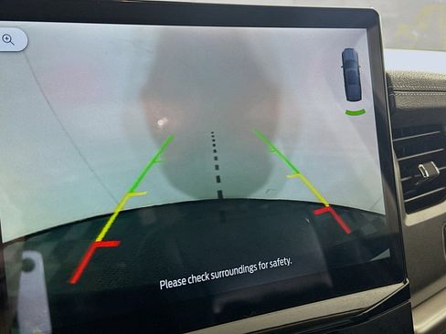 Used 2024 Ford Expedition Max XLT image 23