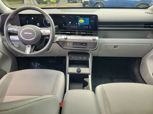 Used 2024 Hyundai Kona SEL FWD image 11