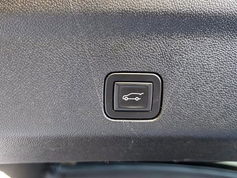 Used 2023 Cadillac Escalade ESV Premium Luxury w/ Performance Package image 38