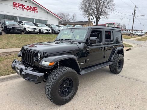 Used 2021 Jeep Wrangler Unlimited Sahara image 1