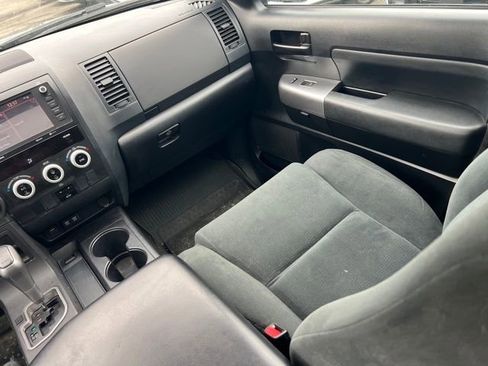 Used 2022 Toyota Sequoia TRD Sport AWD/4WD image 15
