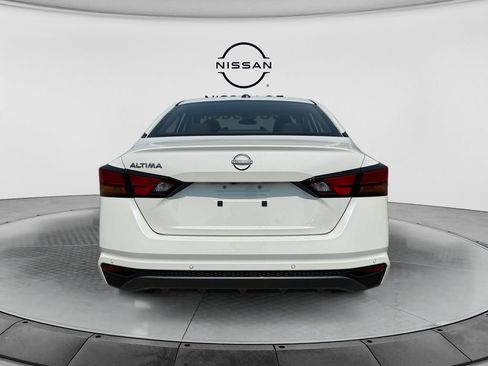 New 2026 Nissan Altima 2.5 SV FWD image 4