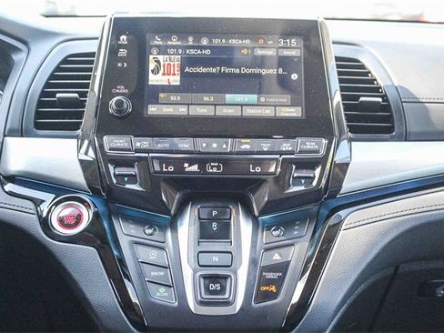 Certified 2024 Honda Odyssey Touring image 16