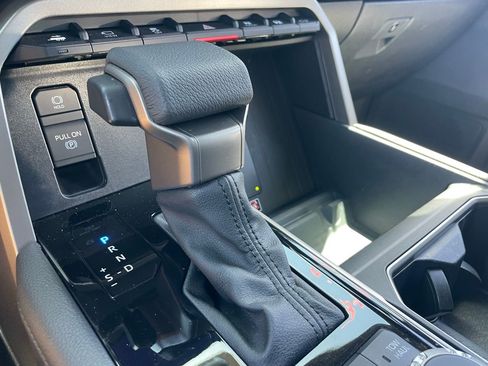 Used 2025 Toyota Tundra Limited AWD/4WD image 8