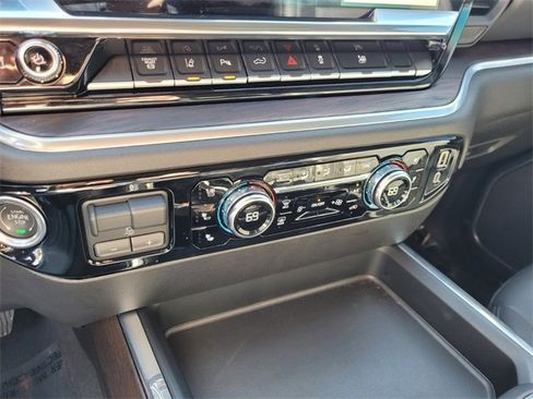 Used 2025 GMC Sierra 2500 SLT w/ SLT Premium Package image 26