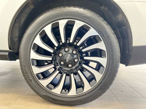 Used 2024 Lincoln Navigator Black Label AWD/4WD image 25