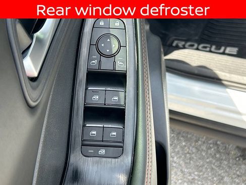 Used 2026 Nissan Rogue SV AWD/4WD image 16