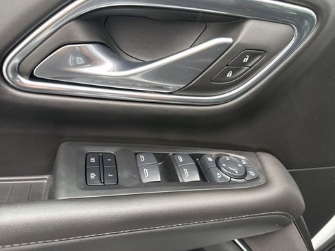 Used 2024 Chevrolet Tahoe LT w/ LT Signature Package image 17