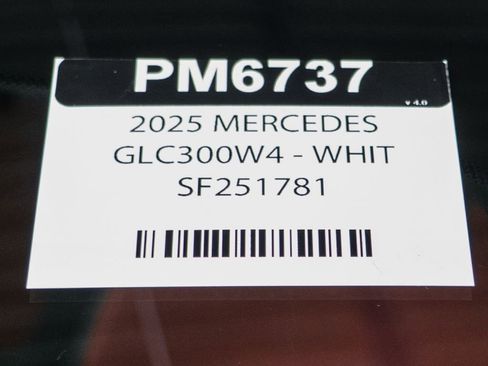 Used 2025 Mercedes-Benz GLC 300 4MATIC image 39