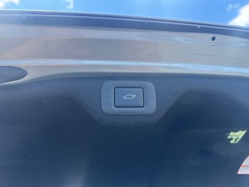 Used 2025 Lexus ES 350 w/ Premium Package FWD image 14