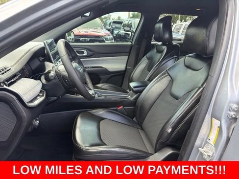 Used 2023 Jeep Compass Latitude AWD/4WD image 14