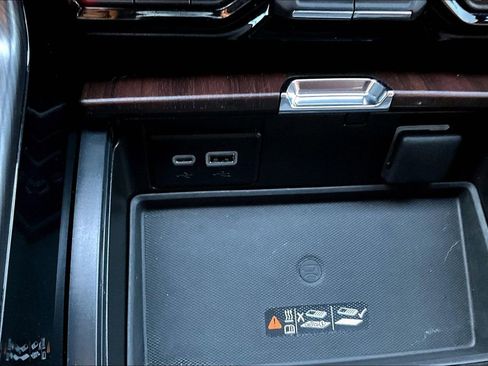 Used 2023 GMC Yukon Denali Ultimate image 34