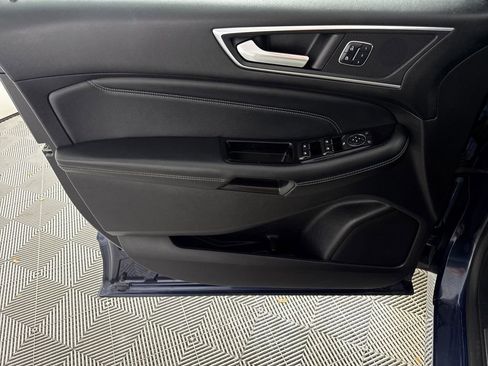 Used 2017 Ford Edge Titanium w/ Equipment Group 301A AWD/4WD image 10