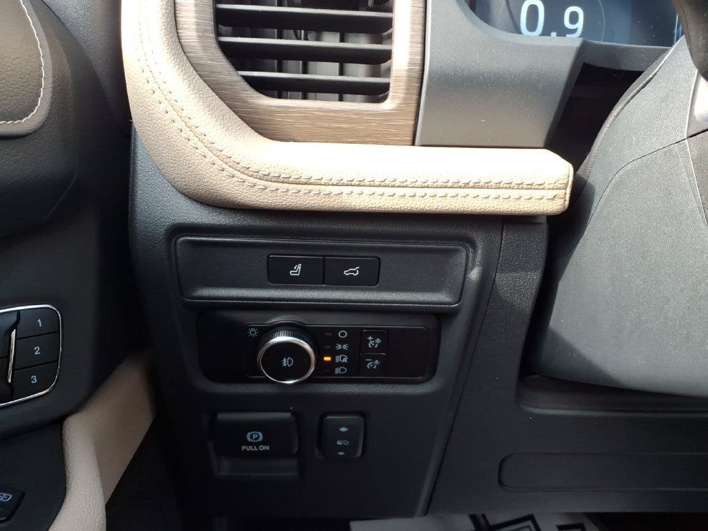 Certified 2023 Ford Expedition Limited AWD/4WD image 18
