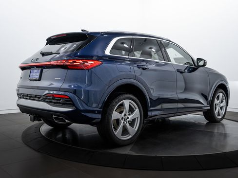 New 2025 Audi Q5 Prestige image 3
