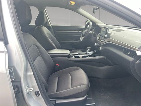 Used 2023 Nissan Altima 2.5 SV FWD image 17