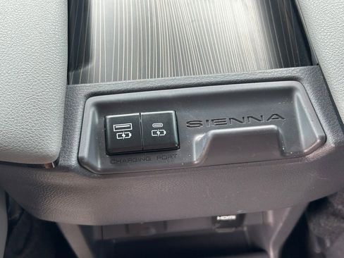 Used 2023 Toyota Sienna Limited AWD/4WD image 24