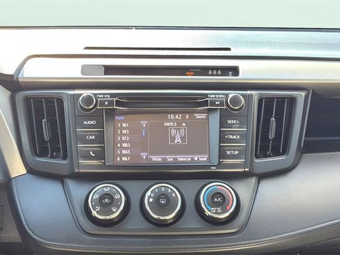 Used 2017 Toyota RAV4 LE image 23