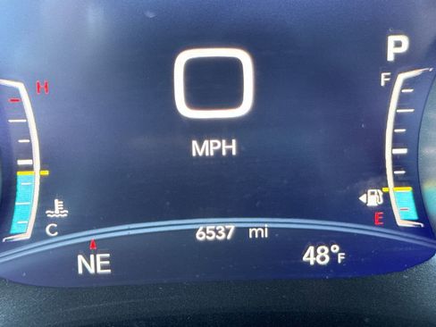 Used 2022 Chrysler Pacifica Limited image 21