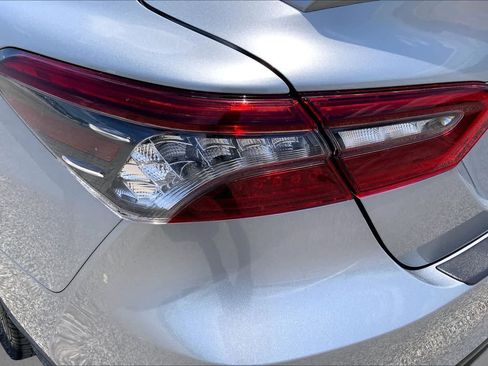 Used 2022 Toyota Camry XLE FWD image 28