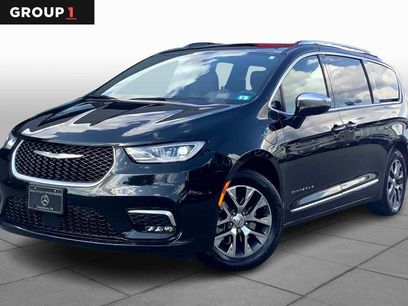 Used 2023 Chrysler Pacifica Pinnacle