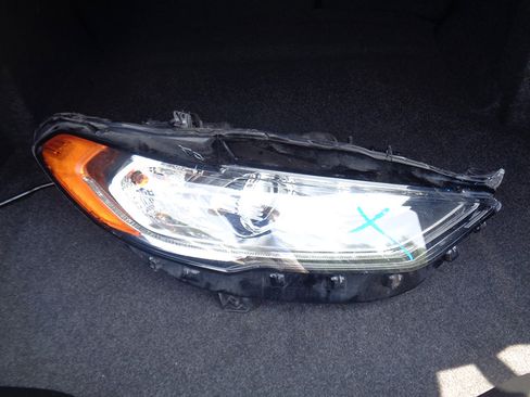 Used 2017 Ford Fusion SE image 13