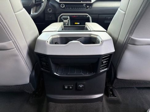 Used 2023 Toyota Tundra Limited AWD/4WD image 17