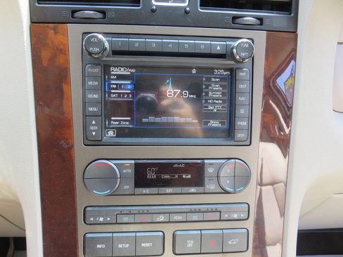 Used 2013 Lincoln Navigator L 4WD w/ HD Trailer Tow Pkg image 19
