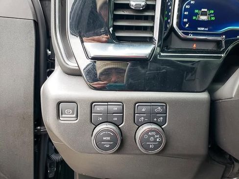 Used 2025 Chevrolet Silverado 1500 LT Trail Boss w/ LT Trail Boss Premium Package image 12