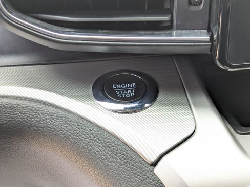 Used 2022 Ford Explorer XLT w/ Equipment Group 202A image 32