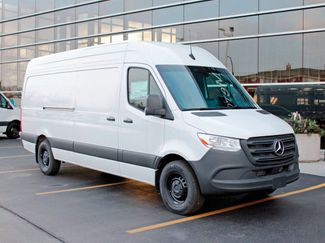Used 2025 Mercedes-Benz Sprinter 2500 video 1