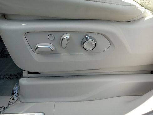 Certified 2026 Cadillac Escalade Platinum Sport AWD/4WD image 22