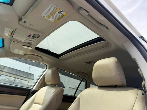 Used 2017 Subaru Outback 2.5i Limited image 18