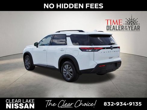 Used 2024 Nissan Pathfinder SV FWD image 5