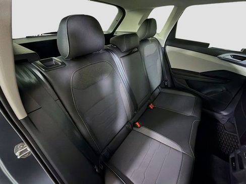 Used 2025 Volkswagen Taos SE image 26