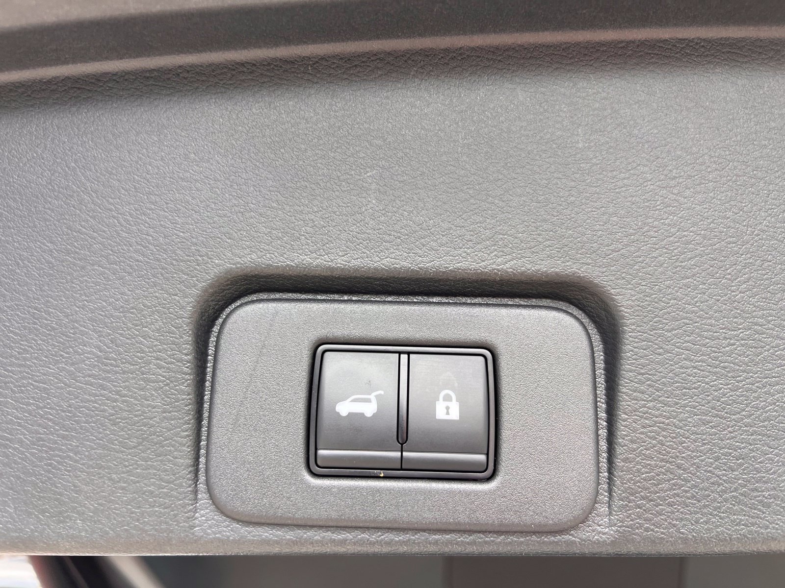 Used 2023 Nissan Rogue Platinum w/ Platinum Premium Package FWD image 24