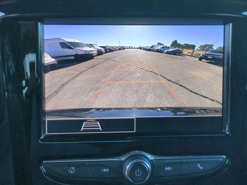 Used 2023 Chevrolet Traverse LT FWD image 17