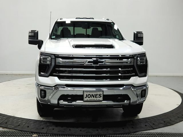 Used 2024 Chevrolet Silverado 2500 LTZ w/ LTZ Convenience Package AWD/4WD image 3