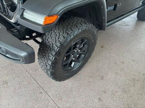 Certified 2024 Jeep Wrangler Unlimited AWD/4WD image 4