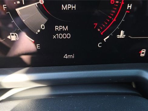 New 2026 GMC Acadia Elevation image 12