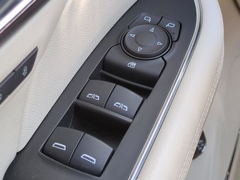 Used 2021 Buick Envision Avenir w/ Technology Package II FWD image 14